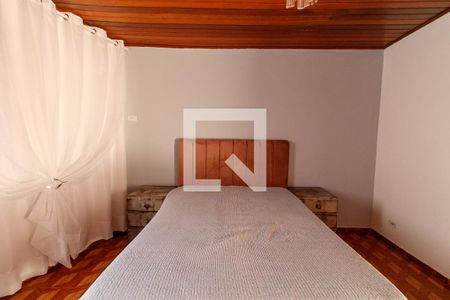 Casa à venda com 227m², 6 quartos e 2 vagas Casa à venda com 227m², 6 quartos e 2 vagasQuarto 4