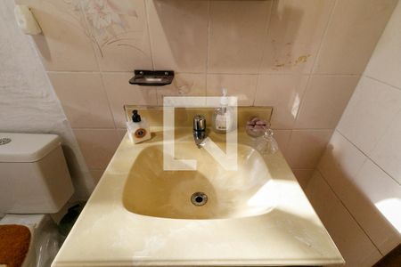 Casa à venda com 227m², 6 quartos e 2 vagas Casa à venda com 227m², 6 quartos e 2 vagasBanheiro 3