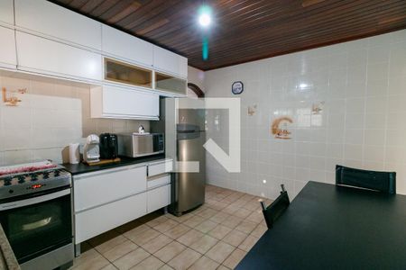 Casa à venda com 227m², 6 quartos e 2 vagas Casa à venda com 227m², 6 quartos e 2 vagasCozinha 2