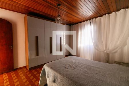 Casa à venda com 227m², 6 quartos e 2 vagas Casa à venda com 227m², 6 quartos e 2 vagasQuarto 4