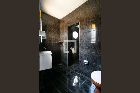 Casa à venda com 227m², 6 quartos e 2 vagas Casa à venda com 227m², 6 quartos e 2 vagasBanheiro suíte