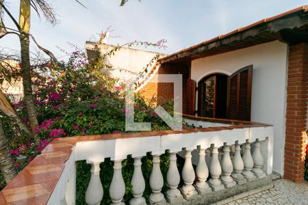 Casa à venda com 227m², 6 quartos e 2 vagas Casa à venda com 227m², 6 quartos e 2 vagasVaranda Sala