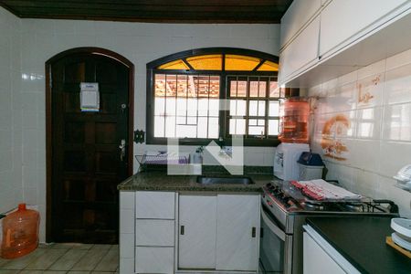 Casa à venda com 227m², 6 quartos e 2 vagas Casa à venda com 227m², 6 quartos e 2 vagasCozinha 2