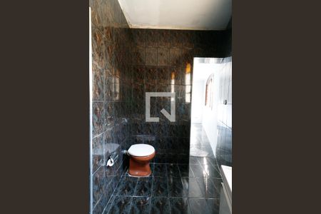 Casa à venda com 227m², 6 quartos e 2 vagas Casa à venda com 227m², 6 quartos e 2 vagasBanheiro suíte