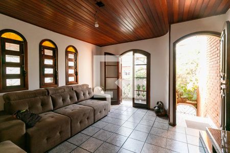 Casa à venda com 227m², 6 quartos e 2 vagas Casa à venda com 227m², 6 quartos e 2 vagasSala 2