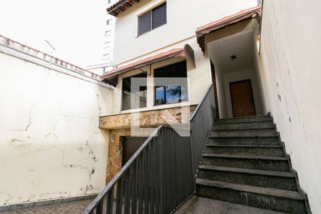 Casa para alugar com 150m², 2 quartos e 5 vagas Casa para alugar com 150m², 2 quartos e 5 vagasFachada