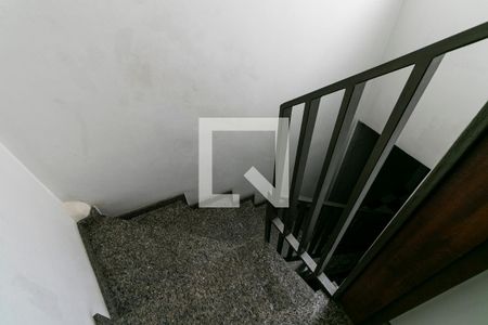 Casa para alugar com 150m², 2 quartos e 5 vagas Casa para alugar com 150m², 2 quartos e 5 vagasEscadas - Garagem