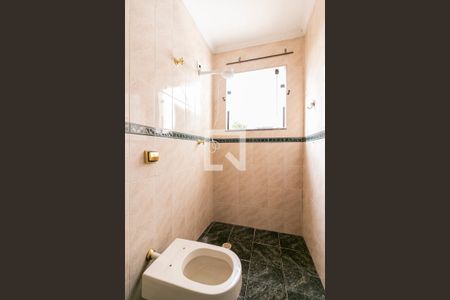 Casa para alugar com 150m², 2 quartos e 5 vagas Casa para alugar com 150m², 2 quartos e 5 vagasBanheiro da Suíte 2