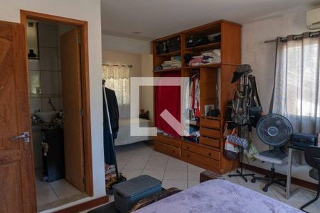 Casa à venda com 331m², 4 quartos e 2 vagasSuíte 1