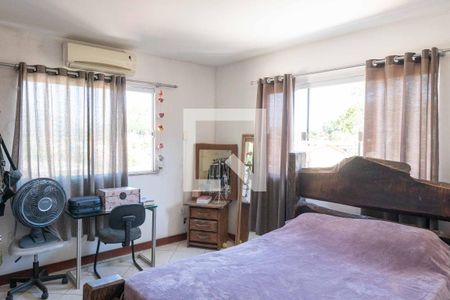 Casa à venda com 331m², 4 quartos e 2 vagasSuíte 1