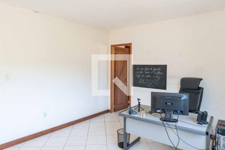 Casa à venda com 331m², 4 quartos e 2 vagasEscritório