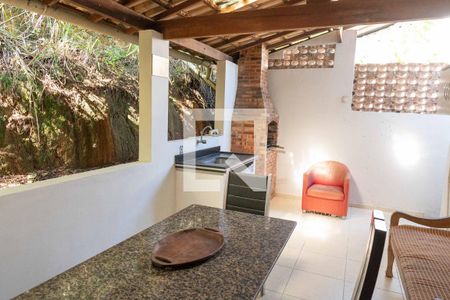 Casa à venda com 331m², 4 quartos e 2 vagasVaranda gourmet
