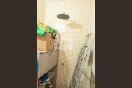 Casa à venda com 331m², 4 quartos e 2 vagasBanheiro de Serviço