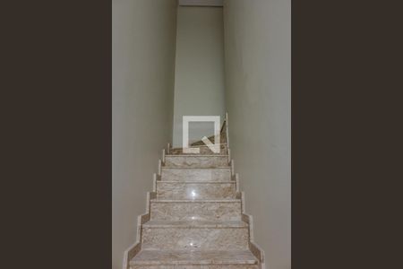 Escada de casa à venda com 3 quartos, 125m² em Igara, Canoas