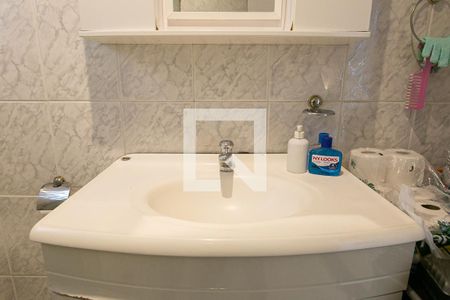 Casa à venda com 450m², 3 quartos e 2 vagasBanheiro da Suíte 2