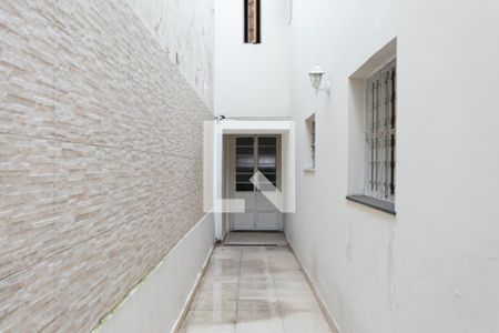 Casa à venda com 450m², 3 quartos e 2 vagasCorredor