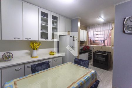 Casa à venda com 169m², 3 quartos e 3 vagasCozinha