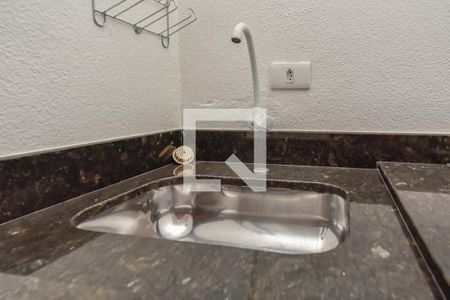 Cozinha de apartamento para alugar com 1 quarto, 30m² em Bela Vista, São Paulo
