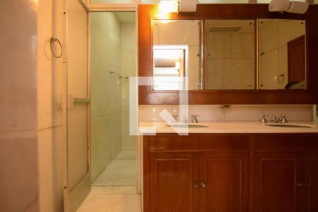 Apartamento à venda com 465m², 4 quartos e 2 vagasBanheiro da Suíte