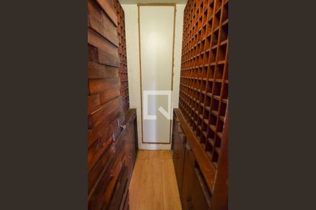 Apartamento à venda com 465m², 4 quartos e 2 vagasAdega