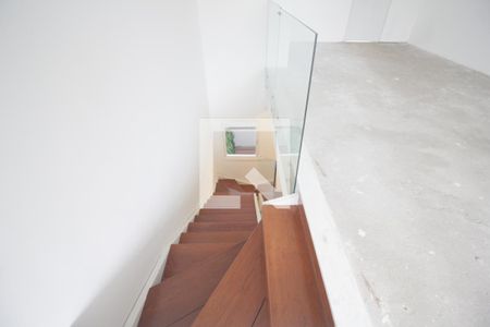 Casa de condomínio à venda com 300m², 3 quartos e 2 vagasEscadas