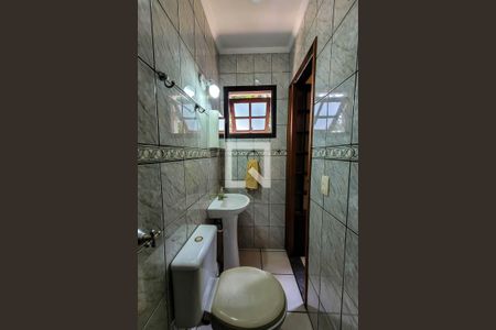 Casa à venda com 320m², 6 quartos e 5 vagasBanheiro de Serviço