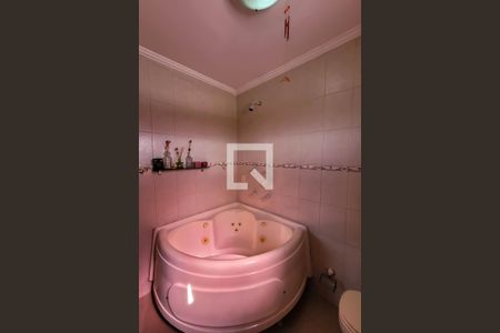 Casa à venda com 320m², 6 quartos e 5 vagasBanheiro suite 5