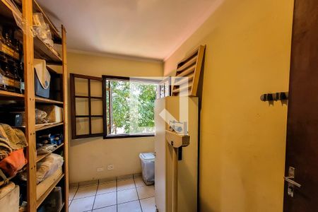 Casa à venda com 320m², 6 quartos e 5 vagasQuarto de Serviço