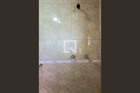 Casa à venda com 320m², 6 quartos e 5 vagasBanheiro  Suíte 2