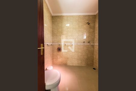 Casa à venda com 320m², 6 quartos e 5 vagasBanheiro  Suíte 2