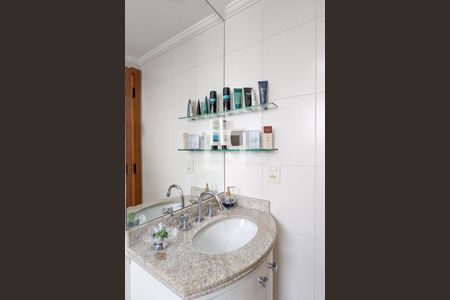 Apartamento à venda com 159m², 3 quartos e 3 vagasBanheiro da suíte 3