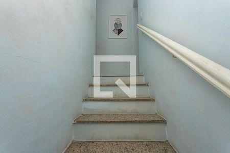 Escada de casa para alugar com 3 quartos, 73m² em Vila Patrimonial, São Paulo