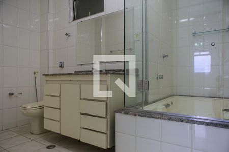 Apartamento para alugar com 148m², 3 quartos e 1 vaga Apartamento para alugar com 148m², 3 quartos e 1 vagaBanheiro