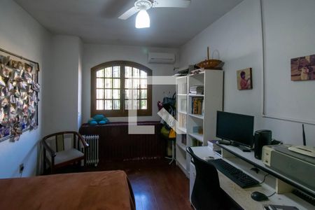 Quarto 1 de casa à venda com 3 quartos, 130m² em Medianeira, Porto Alegre