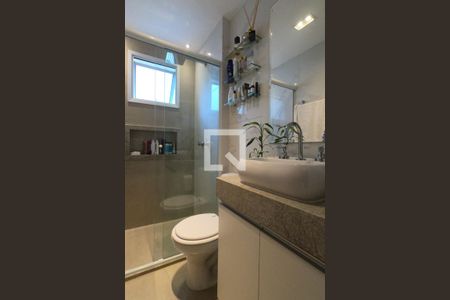 Apartamento à venda com 64m², 2 quartos e 1 vaga Apartamento à venda com 64m², 2 quartos e 1 vagaBanheiro da Suíte