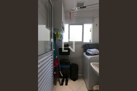 Apartamento à venda com 64m², 2 quartos e 1 vaga Apartamento à venda com 64m², 2 quartos e 1 vagaÁrea de Serviço