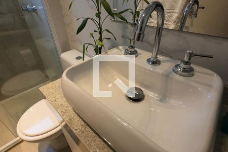 Apartamento à venda com 64m², 2 quartos e 1 vaga Apartamento à venda com 64m², 2 quartos e 1 vagaBanheiro da Suíte
