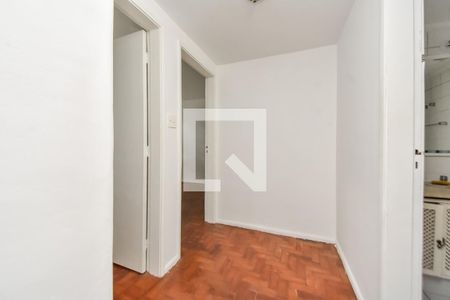 Corredor de apartamento para alugar com 3 quartos, 106m² em Consolação, São Paulo