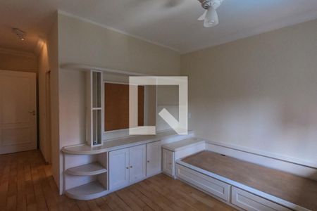 Casa de condomínio para alugar com 230m², 3 quartos e 4 vagassuíte 3