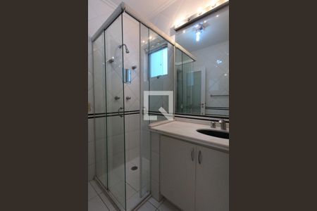 Casa de condomínio para alugar com 230m², 3 quartos e 4 vagassuíte 2