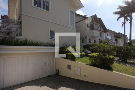 Casa de condomínio para alugar com 230m², 3 quartos e 4 vagasFachada