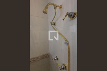 Casa de condomínio para alugar com 230m², 3 quartos e 4 vagassuíte 1