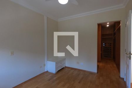 Casa de condomínio para alugar com 230m², 3 quartos e 4 vagassuíte 1