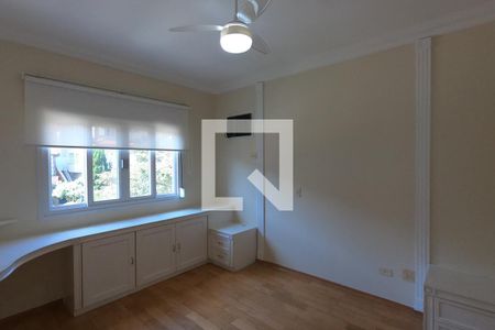 Casa de condomínio para alugar com 230m², 3 quartos e 4 vagassuíte 1