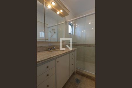 Casa de condomínio para alugar com 230m², 3 quartos e 4 vagassuíte 1