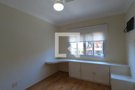 Casa de condomínio para alugar com 230m², 3 quartos e 4 vagassuíte 1