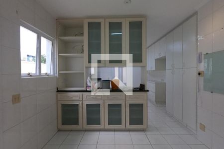 Casa de condomínio para alugar com 230m², 3 quartos e 4 vagasCozinha