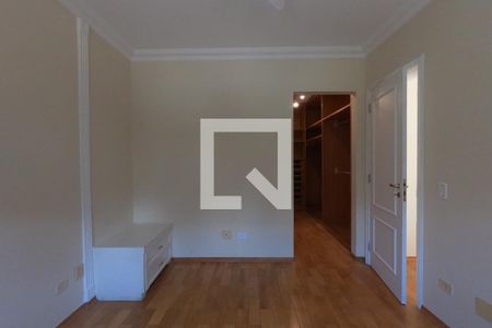 Casa de condomínio para alugar com 230m², 3 quartos e 4 vagassuíte 1