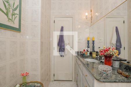 Apartamento à venda com 196m², 3 quartos e 1 vagaBanheiro 2