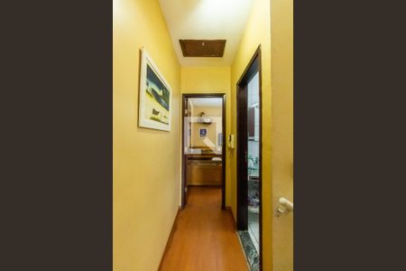 Casa à venda com 78m², 2 quartos e 2 vagasCorredor